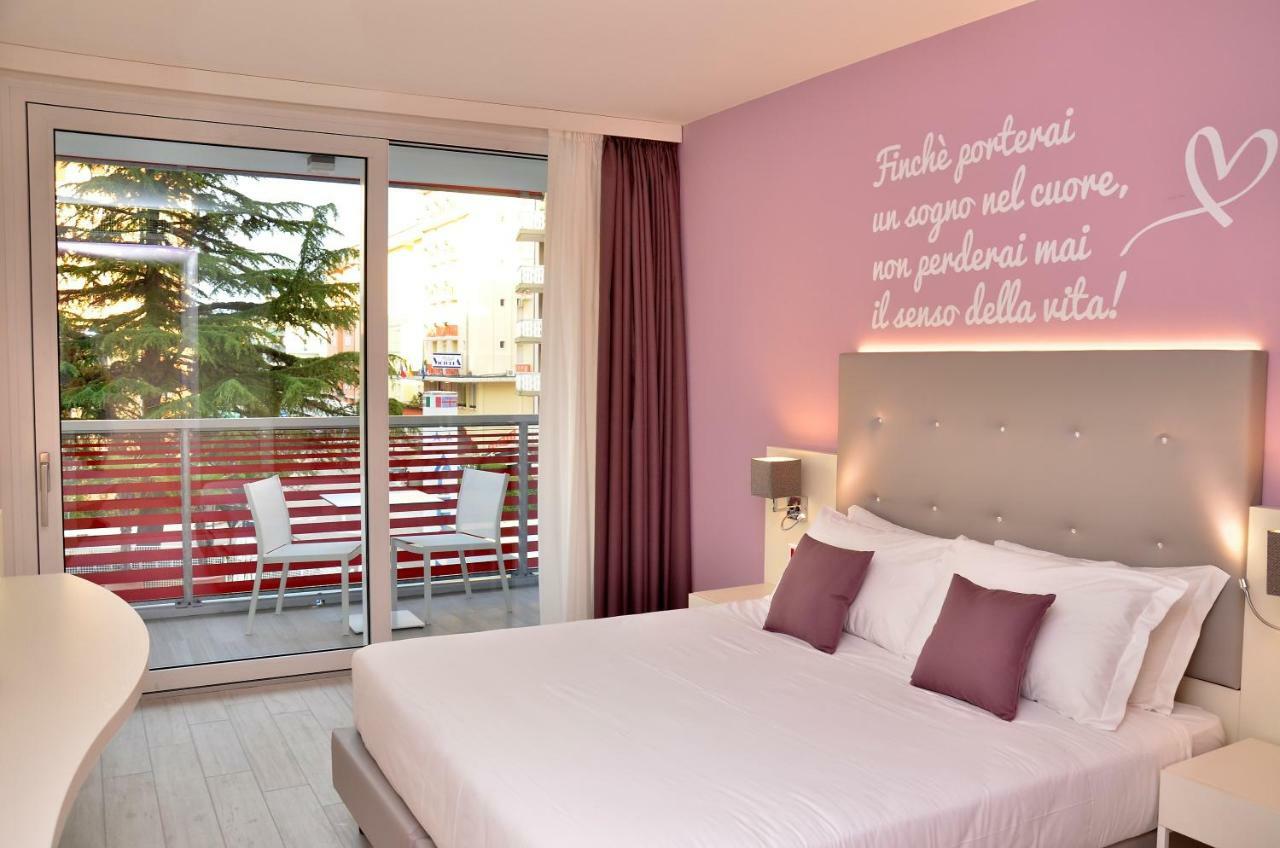 Hotel Amburgo Bibione Exterior foto