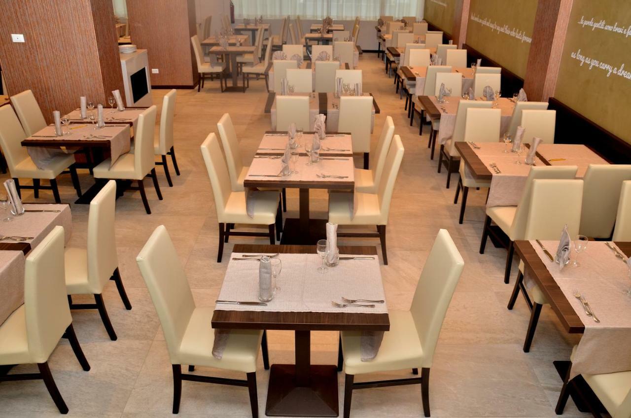 Hotel Amburgo Bibione Exterior foto